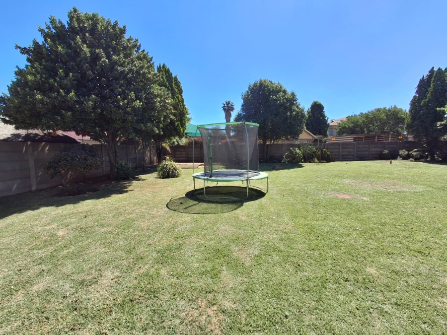 3 Bedroom Property for Sale in Ravenswood Gauteng