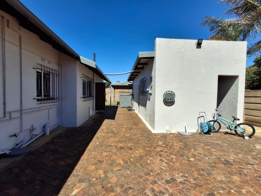 3 Bedroom Property for Sale in Ravenswood Gauteng