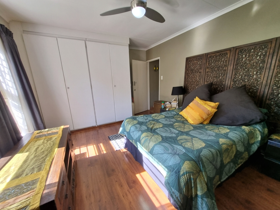 2 Bedroom Property for Sale in Die Hoewes Gauteng