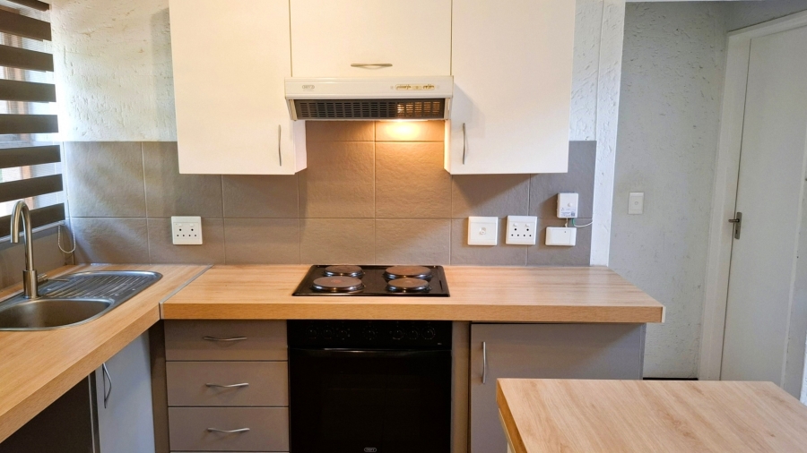 1 Bedroom Property for Sale in Douglasdale Gauteng