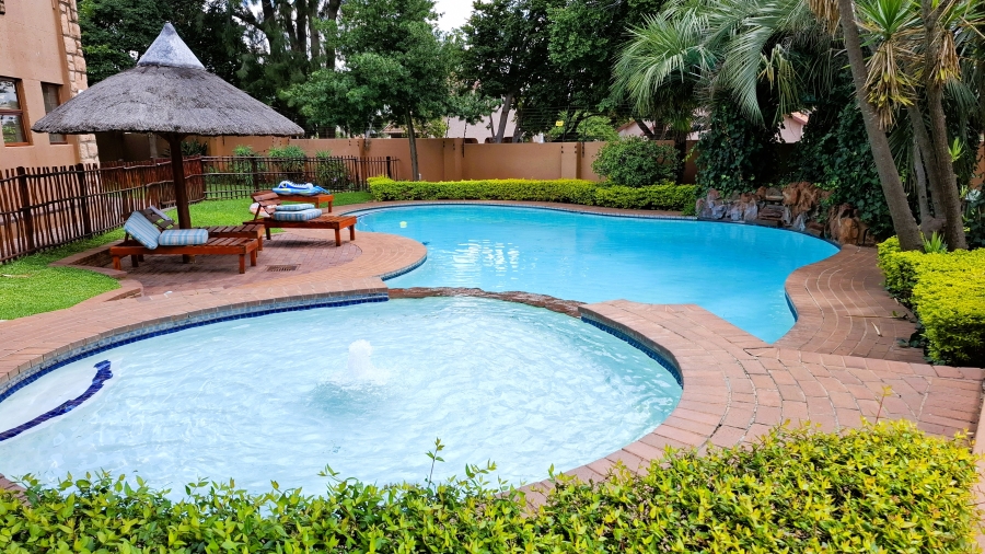 1 Bedroom Property for Sale in Douglasdale Gauteng