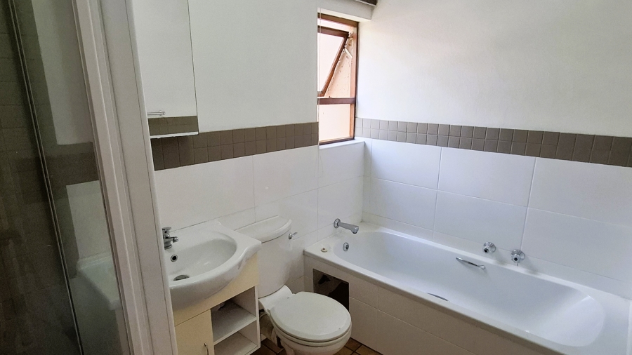 1 Bedroom Property for Sale in Douglasdale Gauteng