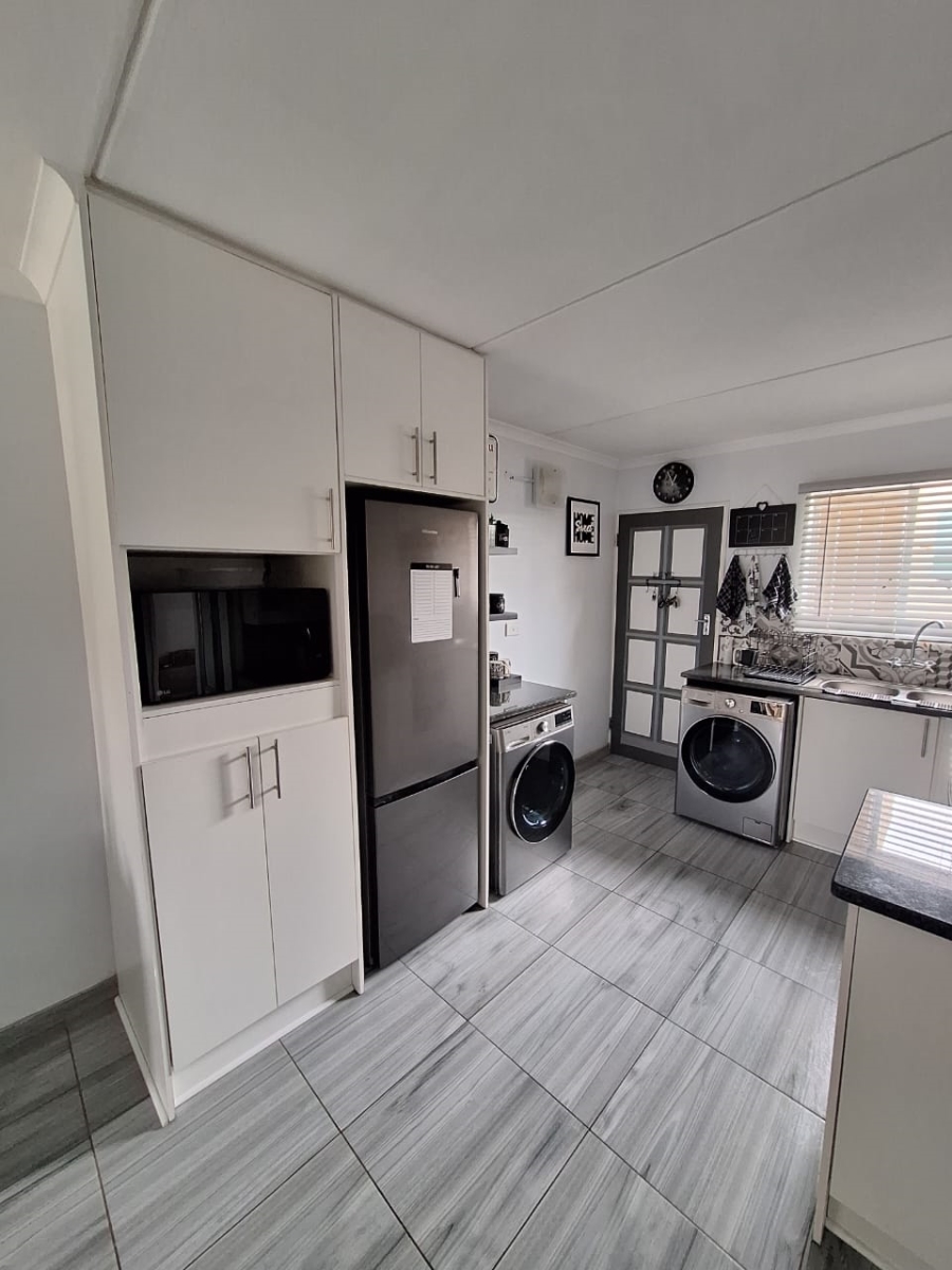 2 Bedroom Property for Sale in Beyers Park Gauteng