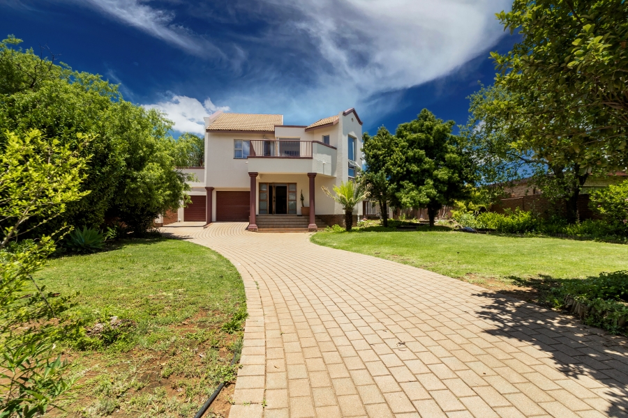 6 Bedroom Property for Sale in Monument Park Gauteng