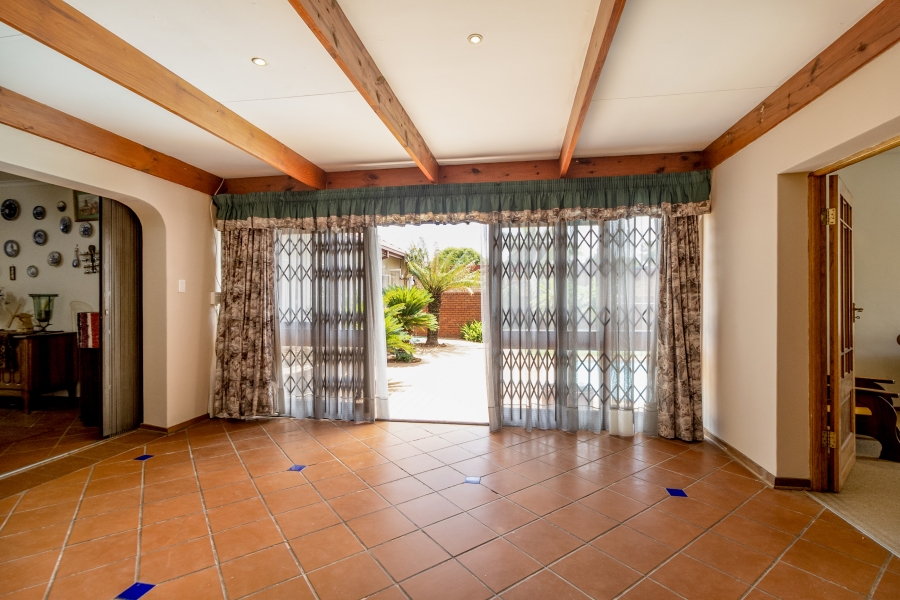 6 Bedroom Property for Sale in Monument Park Gauteng