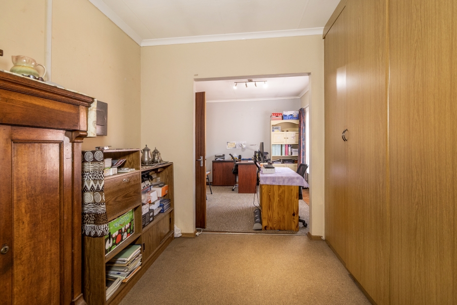 6 Bedroom Property for Sale in Monument Park Gauteng