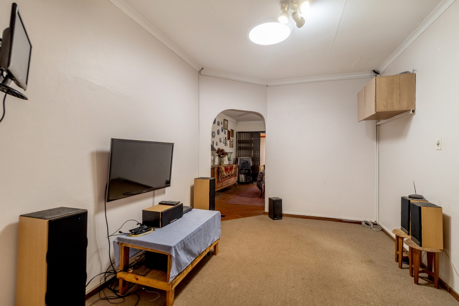 6 Bedroom Property for Sale in Monument Park Gauteng