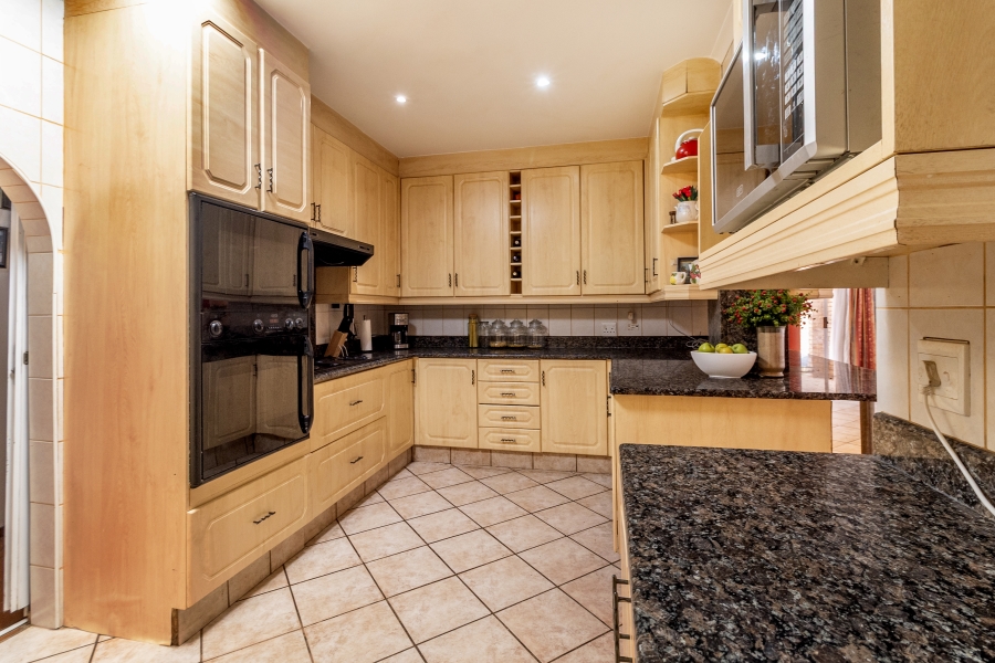 6 Bedroom Property for Sale in Monument Park Gauteng