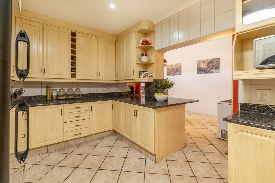 6 Bedroom Property for Sale in Monument Park Gauteng