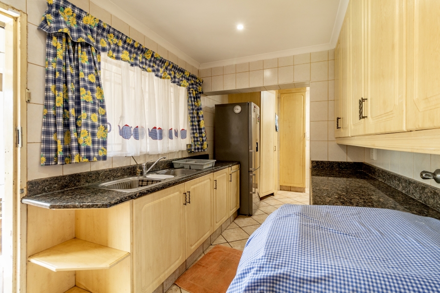 6 Bedroom Property for Sale in Monument Park Gauteng