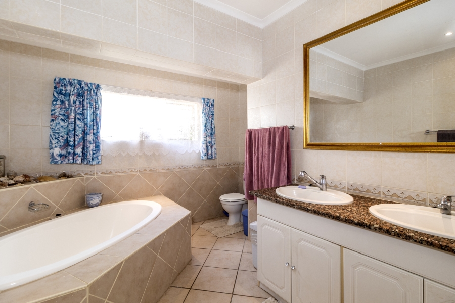 6 Bedroom Property for Sale in Monument Park Gauteng