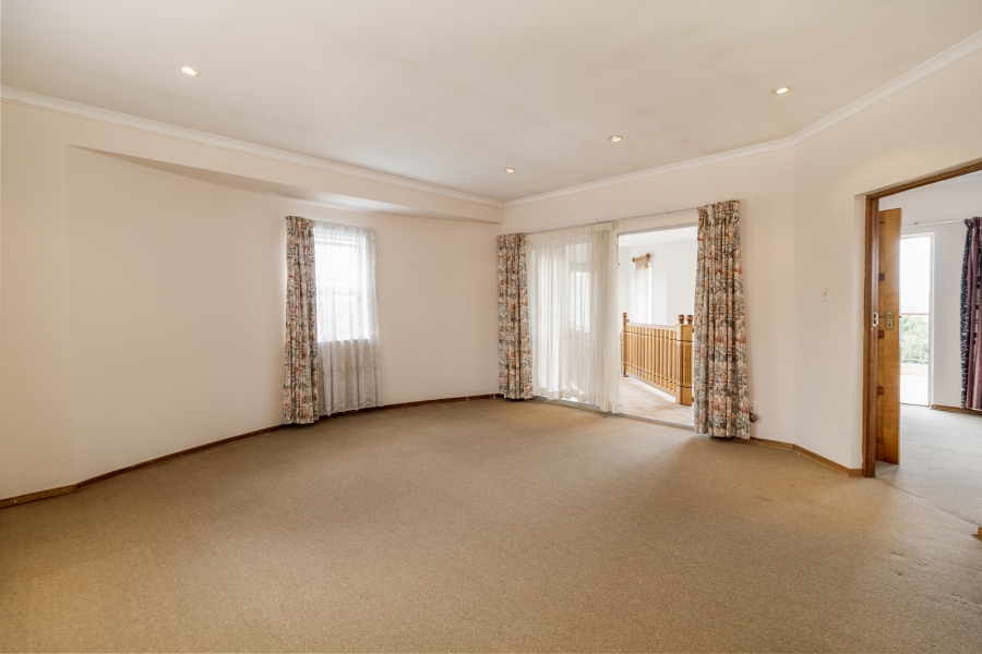 6 Bedroom Property for Sale in Monument Park Gauteng