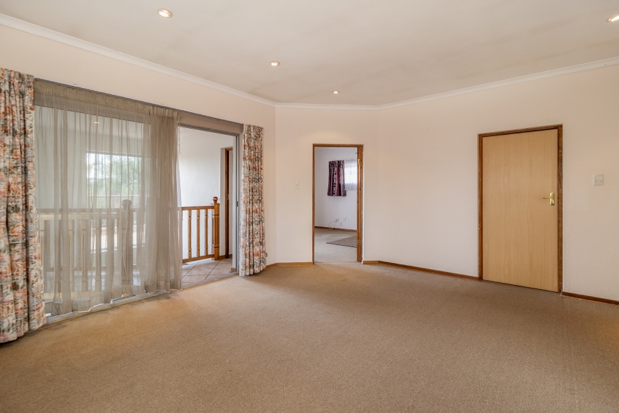 6 Bedroom Property for Sale in Monument Park Gauteng