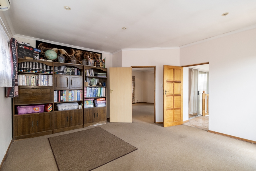 6 Bedroom Property for Sale in Monument Park Gauteng