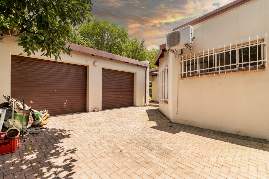 6 Bedroom Property for Sale in Monument Park Gauteng