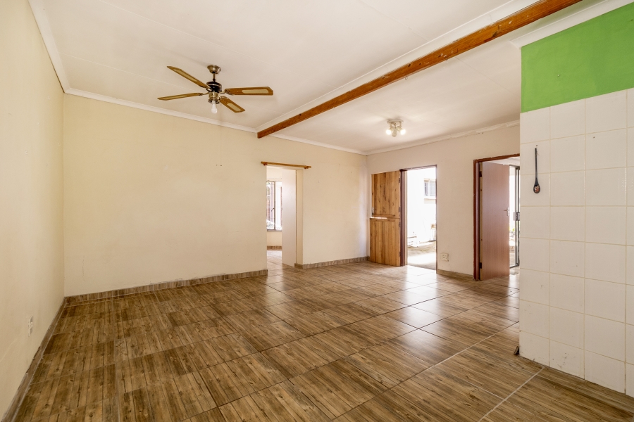 6 Bedroom Property for Sale in Monument Park Gauteng