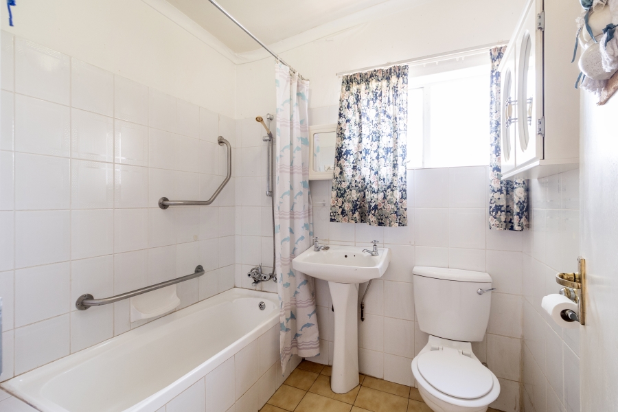 6 Bedroom Property for Sale in Monument Park Gauteng