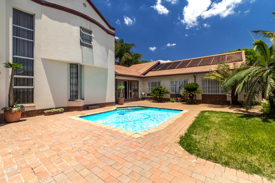 6 Bedroom Property for Sale in Monument Park Gauteng