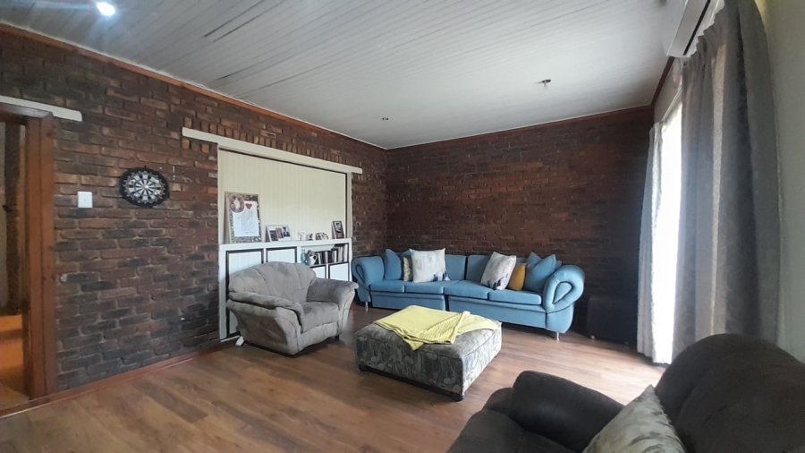 To Let 3 Bedroom Property for Rent in Falcon Ridge Gauteng