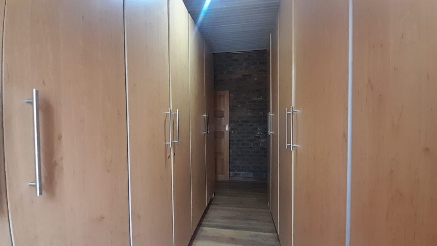 To Let 3 Bedroom Property for Rent in Falcon Ridge Gauteng