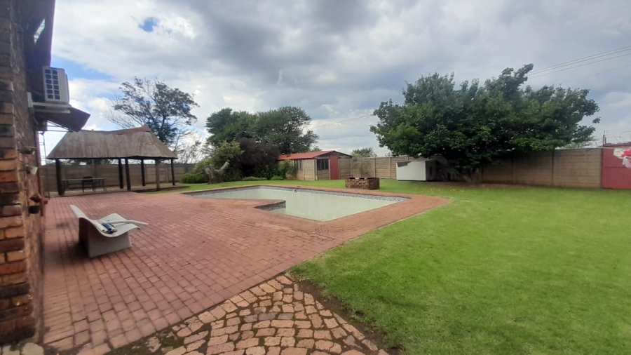 To Let 3 Bedroom Property for Rent in Falcon Ridge Gauteng