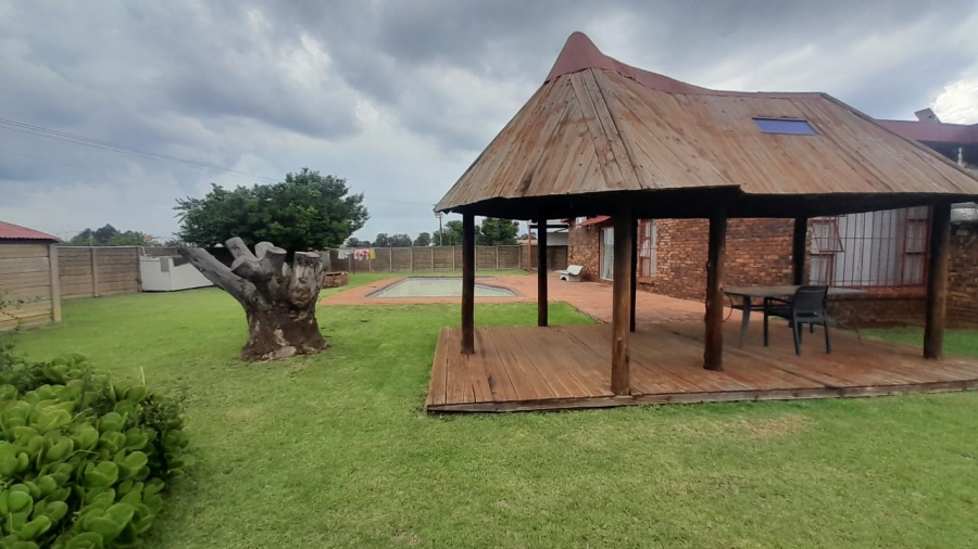 To Let 3 Bedroom Property for Rent in Falcon Ridge Gauteng