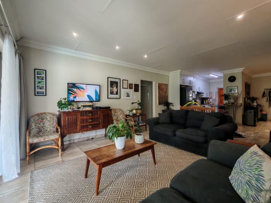 3 Bedroom Property for Sale in Three Rivers Proper Gauteng