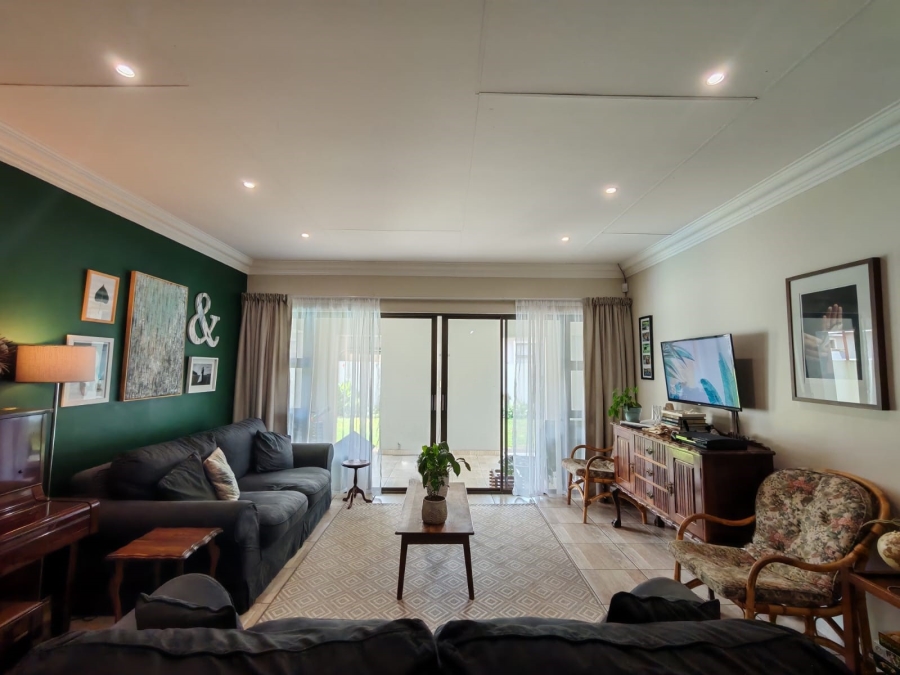 3 Bedroom Property for Sale in Three Rivers Proper Gauteng