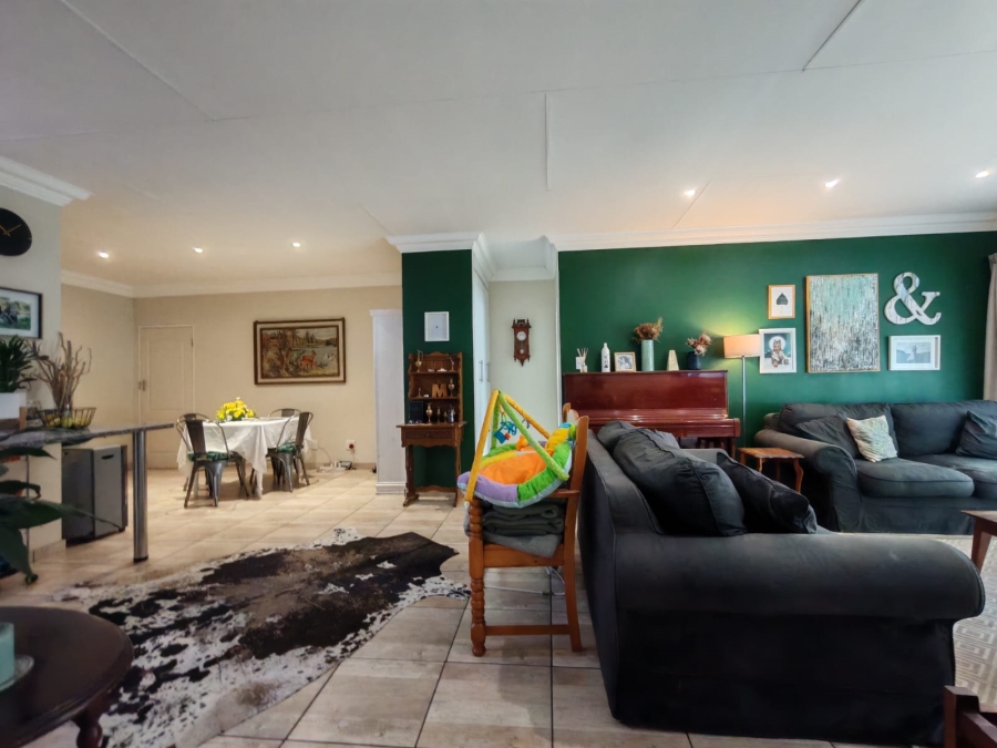 3 Bedroom Property for Sale in Three Rivers Proper Gauteng