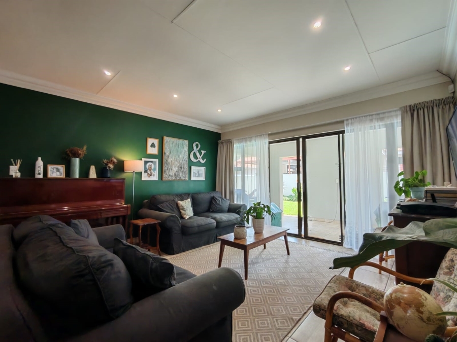 3 Bedroom Property for Sale in Three Rivers Proper Gauteng