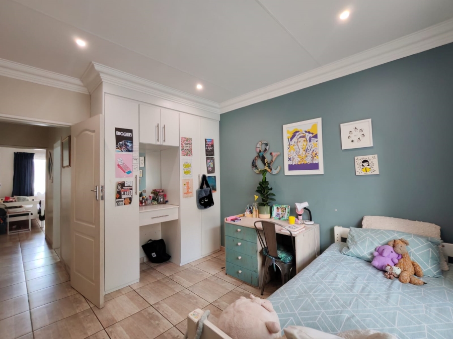 3 Bedroom Property for Sale in Three Rivers Proper Gauteng