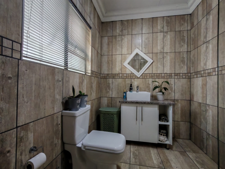 3 Bedroom Property for Sale in Three Rivers Proper Gauteng