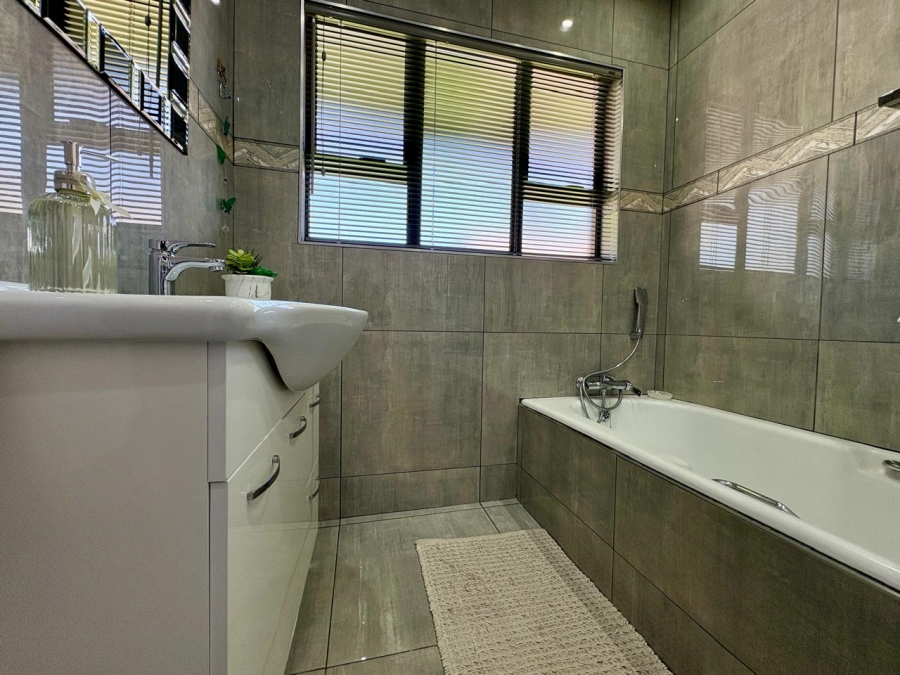 4 Bedroom Property for Sale in Dalpark Gauteng