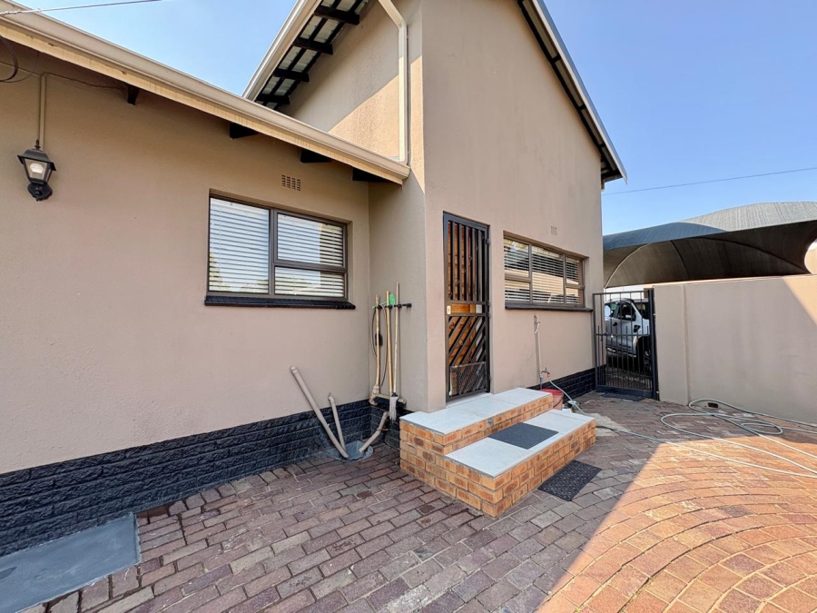 4 Bedroom Property for Sale in Dalpark Gauteng