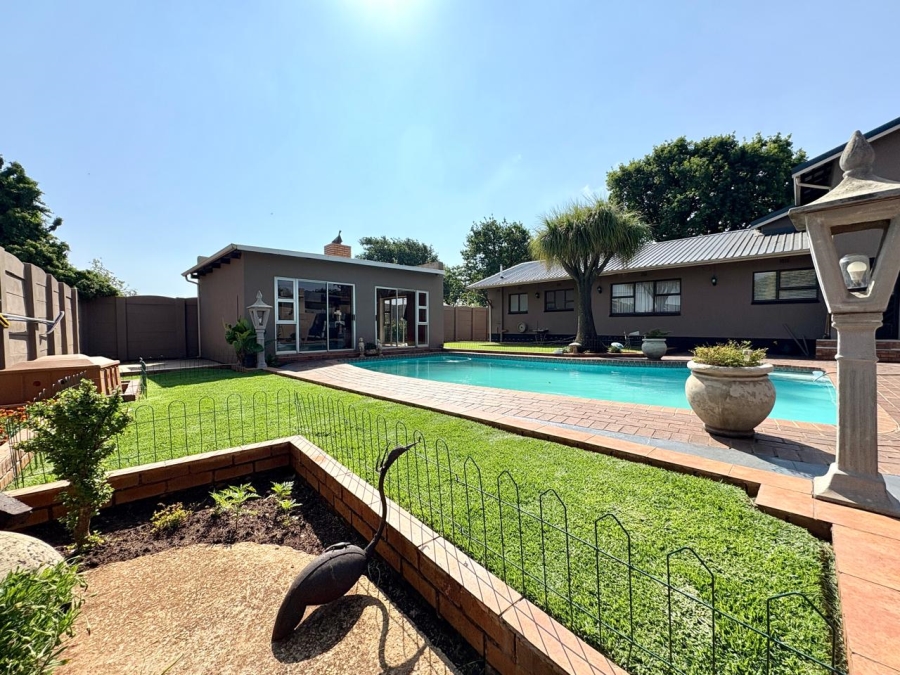 4 Bedroom Property for Sale in Dalpark Gauteng