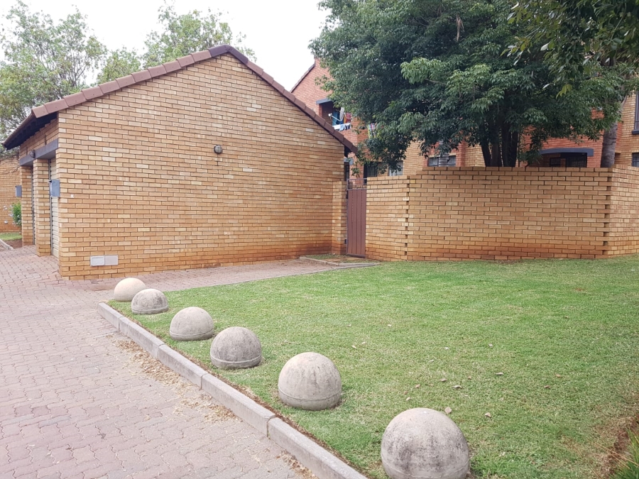 2 Bedroom Property for Sale in Equestria Gauteng