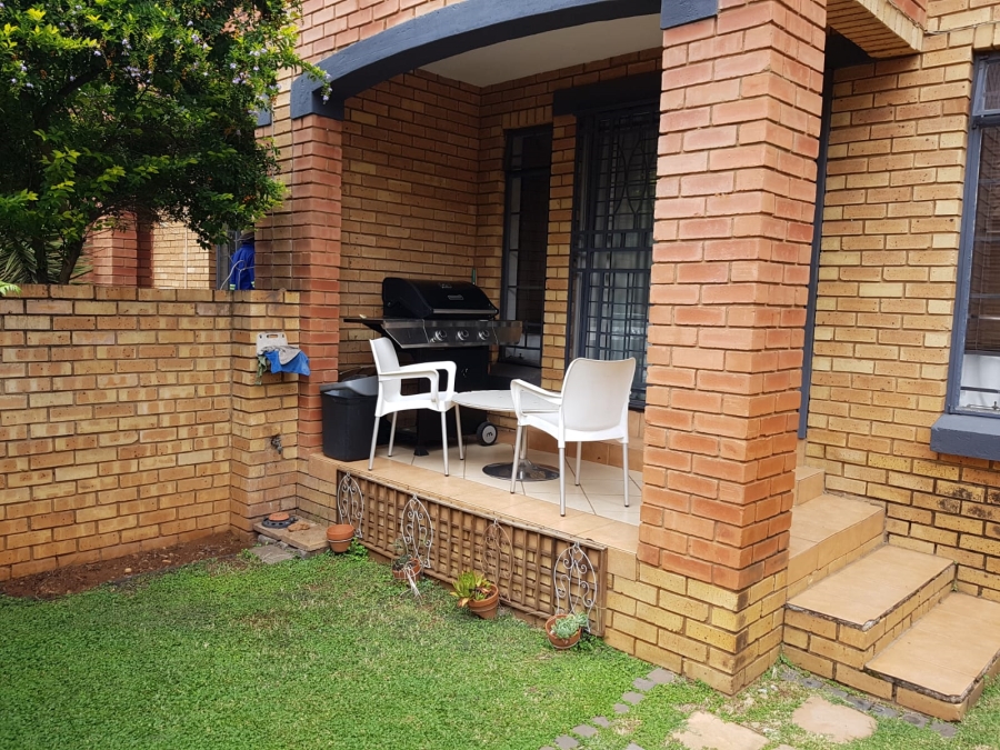 2 Bedroom Property for Sale in Equestria Gauteng