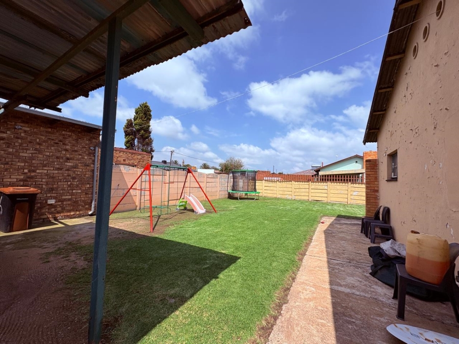 2 Bedroom Property for Sale in Brenthurst Gauteng