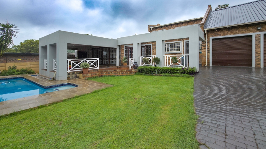 To Let 4 Bedroom Property for Rent in Monument Park Gauteng