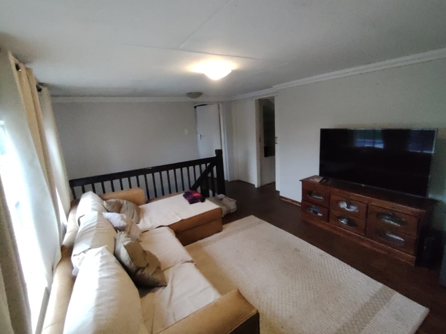 To Let 4 Bedroom Property for Rent in Monument Park Gauteng