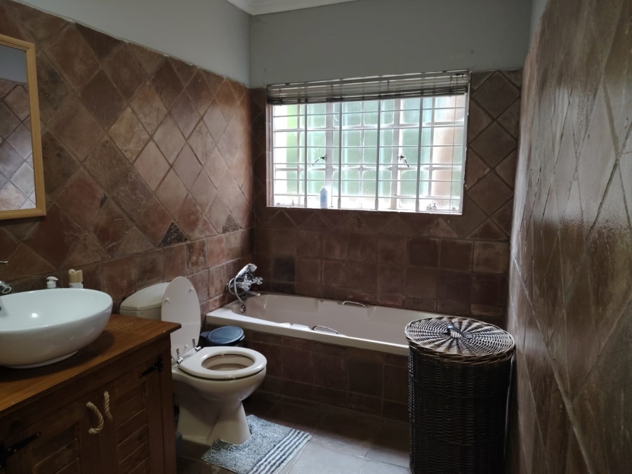To Let 4 Bedroom Property for Rent in Monument Park Gauteng