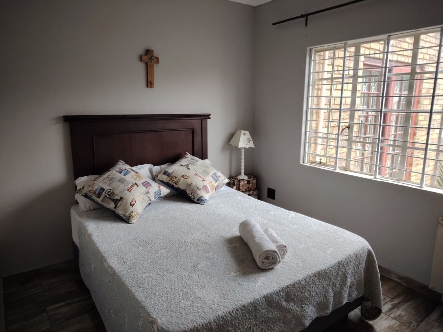 To Let 4 Bedroom Property for Rent in Monument Park Gauteng