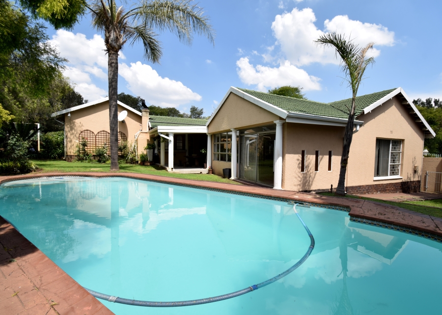 5 Bedroom Property for Sale in Dalpark Gauteng