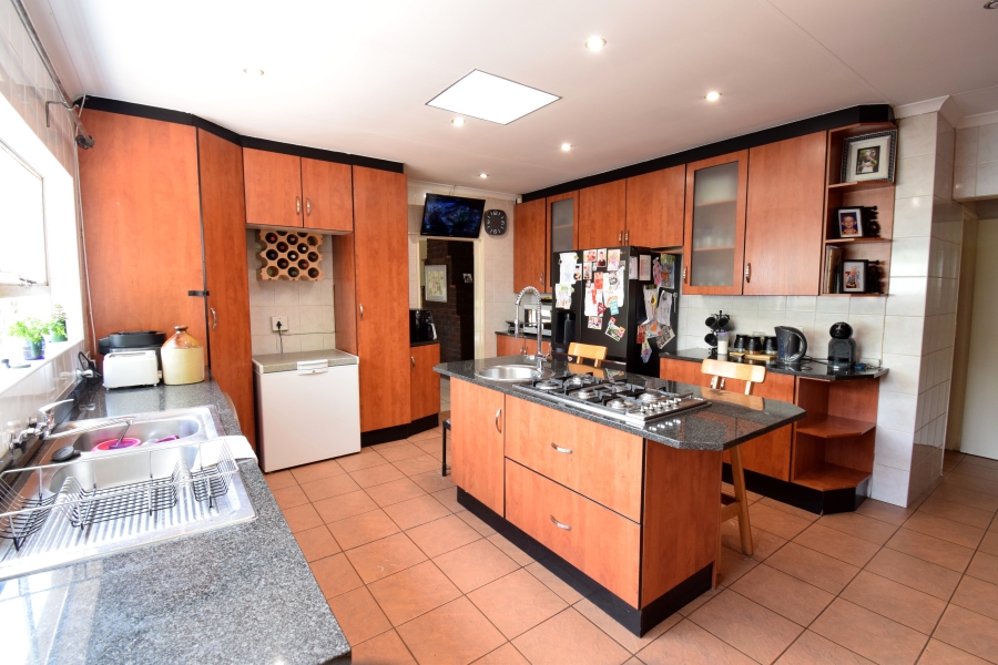 5 Bedroom Property for Sale in Dalpark Gauteng