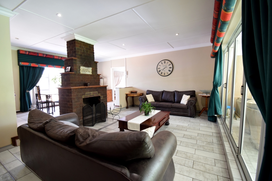 5 Bedroom Property for Sale in Dalpark Gauteng