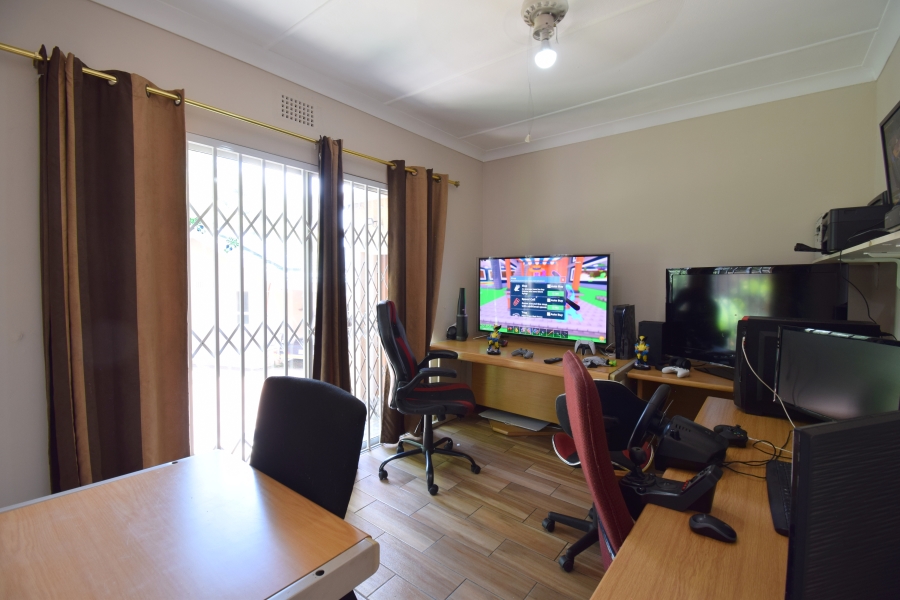 5 Bedroom Property for Sale in Dalpark Gauteng