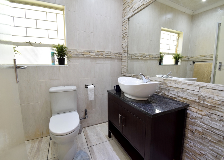 5 Bedroom Property for Sale in Dalpark Gauteng