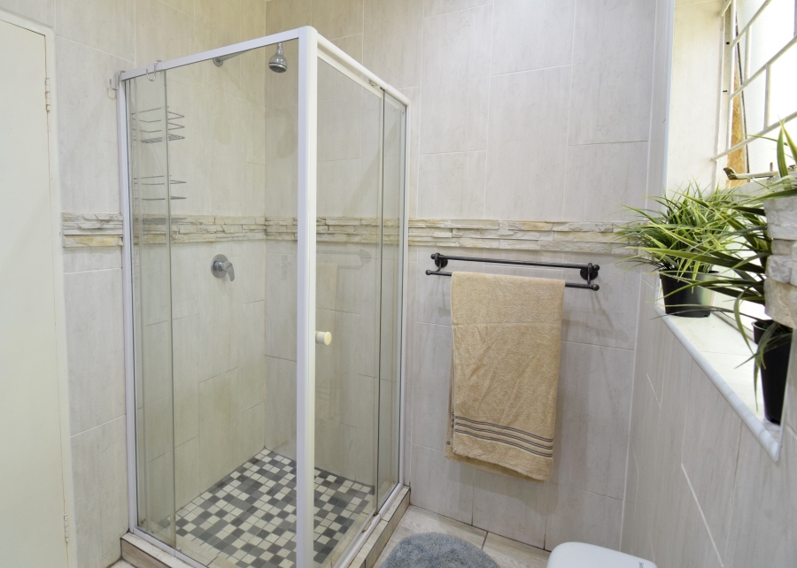 5 Bedroom Property for Sale in Dalpark Gauteng