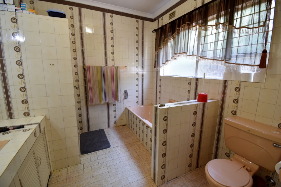 5 Bedroom Property for Sale in Dalpark Gauteng