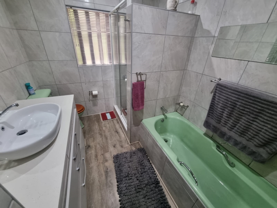 4 Bedroom Property for Sale in Parkrand Gauteng
